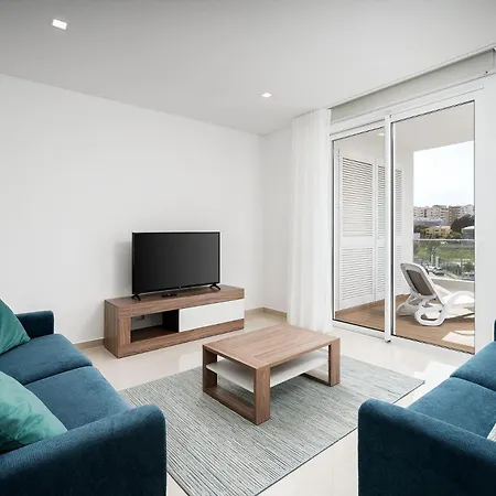 Marina View 11 With Pool By Homing * Lagos