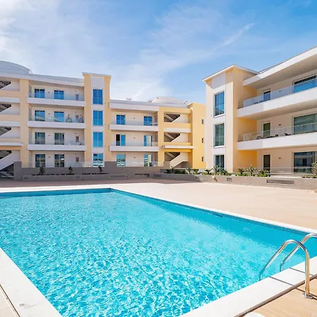 Marina View 11 With Pool By Homing * Lagos